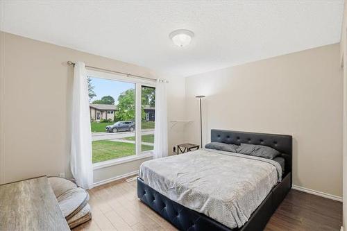 73 Baxter Bay, Winnipeg, MB - Indoor Photo Showing Bedroom