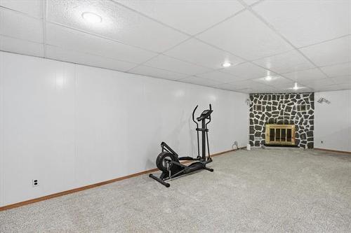 73 Baxter Bay, Winnipeg, MB - Indoor Photo Showing Gym Room