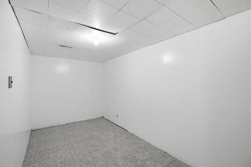 73 Baxter Bay, Winnipeg, MB - Indoor Photo Showing Other Room