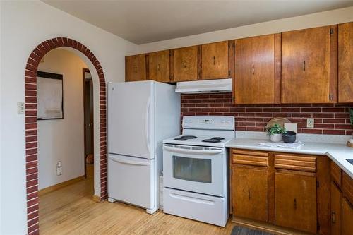 795 Oakdale Dr, Winnipeg, MB - Indoor Photo Showing Kitchen