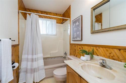 795 Oakdale Dr, Winnipeg, MB - Indoor Photo Showing Bathroom