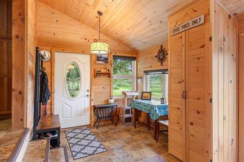 239 Main St, Carrick, MB - Indoor Photo Showing Other Room