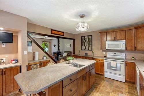 239 Main St, Carrick, MB - Indoor Photo Showing Kitchen