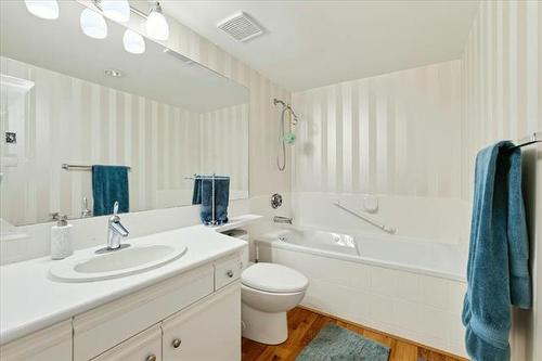 108-60 Dunkirk Dr, Winnipeg, MB - Indoor Photo Showing Bathroom