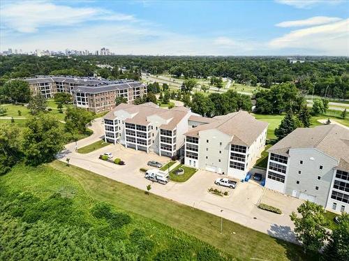 108-60 Dunkirk Dr, Winnipeg, MB - Outdoor With View