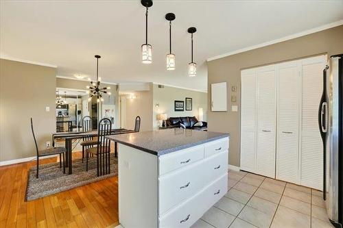 108-60 Dunkirk Dr, Winnipeg, MB - Indoor Photo Showing Kitchen