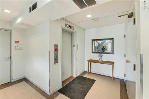 108-60 Dunkirk Dr, Winnipeg, MB - Indoor Photo Showing Other Room