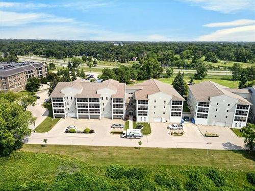 108-60 Dunkirk Dr, Winnipeg, MB - Outdoor With View