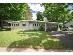 72 Woodmount DR Fredericton, NB E3A 2M4