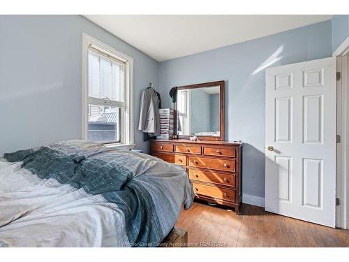 2558 Howard, Windsor, ON 