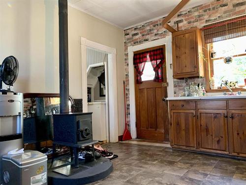 26 Starr Street, Springhill, NS - Indoor