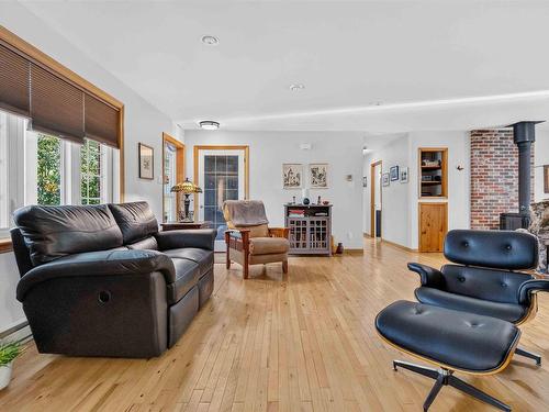 32 Pinecrest Boulevard, Bridgewater, NS - Indoor Photo Showing Living Room