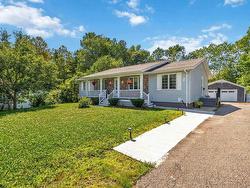 32 Pinecrest Boulevard Bridgewater, NS B4V 3R4