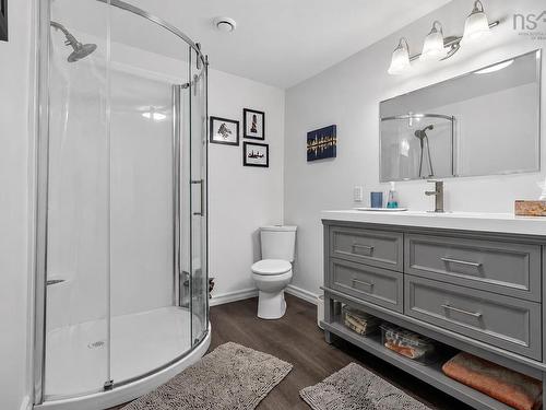 32 Pinecrest Boulevard, Bridgewater, NS - Indoor Photo Showing Bathroom