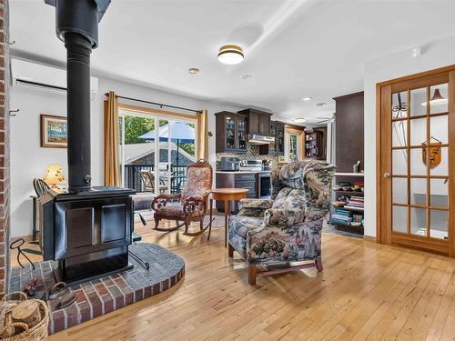 32 Pinecrest Boulevard, Bridgewater, NS - Indoor Photo Showing Living Room