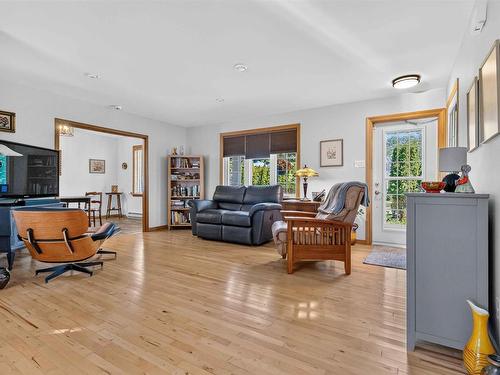 32 Pinecrest Boulevard, Bridgewater, NS - Indoor Photo Showing Living Room