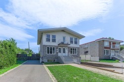 1553  - 1557 Rue Latour Longueuil (Saint-Hubert), QC J3Y 4V3