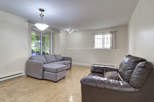 Salon - 6810 Rue Marie-Guyart, Montréal (Lasalle), QC - Indoor Photo Showing Living Room