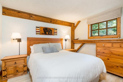 22 Newton Way, Clearview, ON - Indoor Photo Showing Bedroom