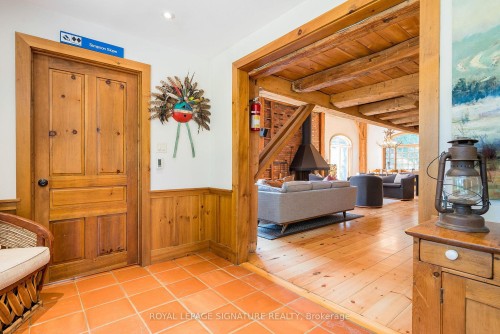 22 Newton Way, Clearview, ON - Indoor Photo Showing Other Room