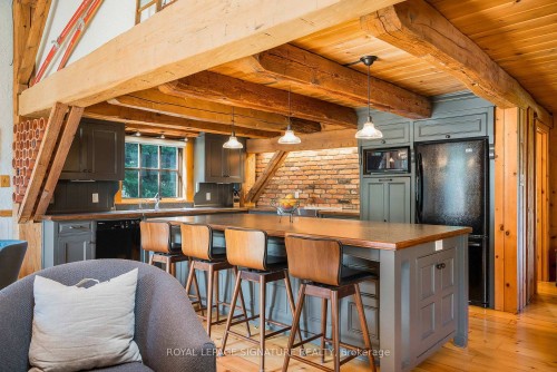 22 Newton Way, Clearview, ON - Indoor Photo Showing Dining Room