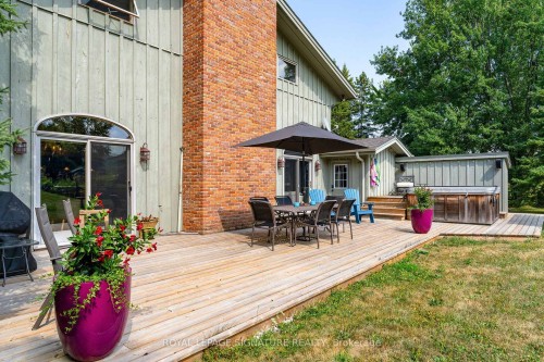 22 Newton Way, Clearview, ON - Outdoor With Deck Patio Veranda With Exterior
