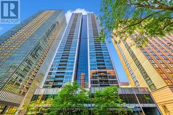 811 - 28 TED ROGERS WAY Toronto, ON M4Y 2T4