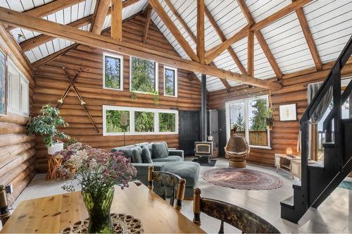 760 Kangaroo Trail, Nakusp, BC - Indoor Photo Showing Other Room
