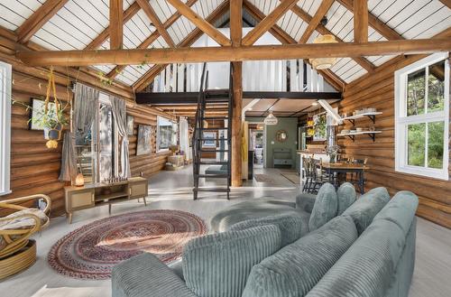 760 Kangaroo Trail, Nakusp, BC -  Photo Showing Other Room