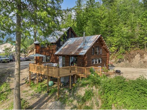 760 Kangaroo Trail, Nakusp, BC - Outdoor With Deck Patio Veranda