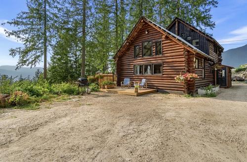760 Kangaroo Trail, Nakusp, BC - Outdoor