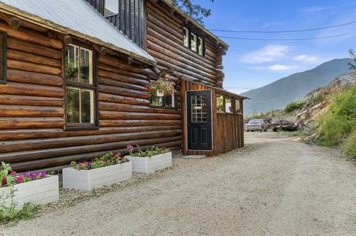 760 Kangaroo Trail, Nakusp, BC - Outdoor