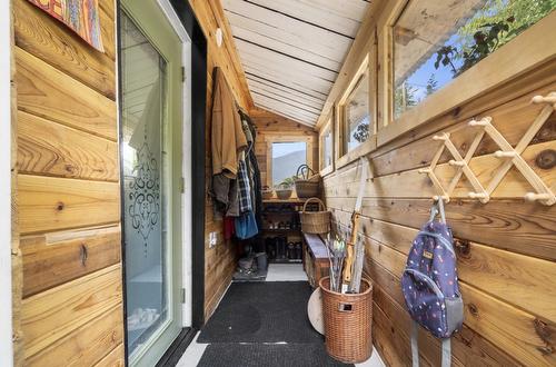 760 Kangaroo Trail, Nakusp, BC - Indoor Photo Showing Other Room