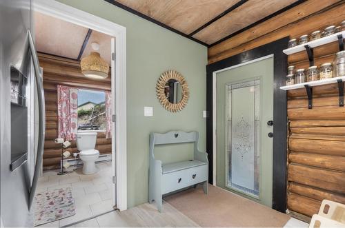 760 Kangaroo Trail, Nakusp, BC -  Photo Showing Other Room