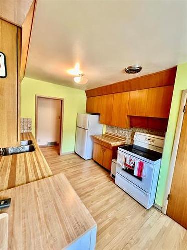 29 Bronstone Blvd, Winnipeg, MB - Indoor Photo Showing Kitchen