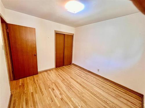 29 Bronstone Blvd, Winnipeg, MB - Indoor Photo Showing Other Room