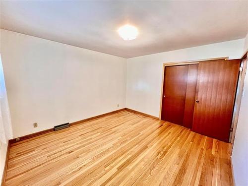 29 Bronstone Blvd, Winnipeg, MB - Indoor Photo Showing Other Room