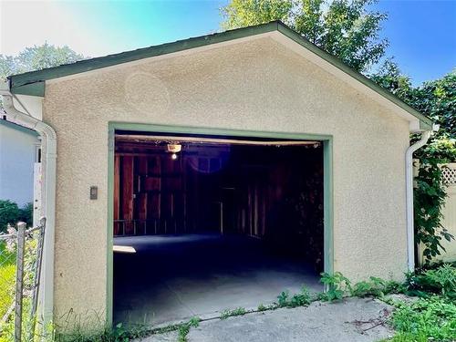 29 Bronstone Blvd, Winnipeg, MB - Outdoor