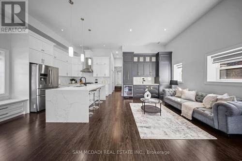 30 Maple Avenue N, Mississauga, ON - Indoor