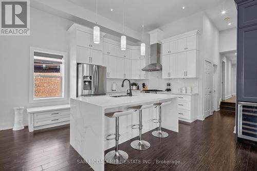 30 Maple Avenue N, Mississauga, ON - Indoor Photo Showing Kitchen With Upgraded Kitchen
