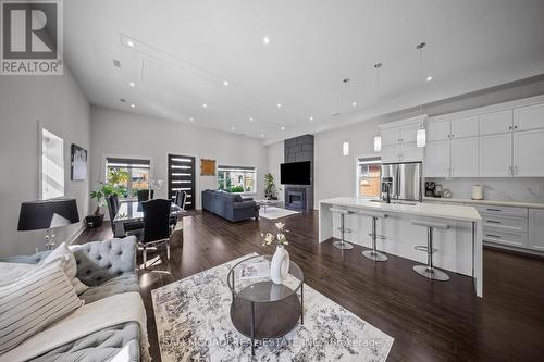 30 Maple Avenue N, Mississauga, ON - Indoor