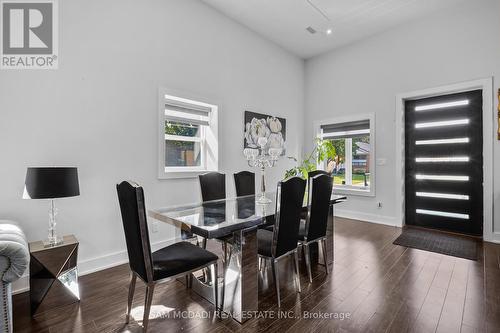 30 Maple Avenue N, Mississauga, ON - Indoor Photo Showing Dining Room