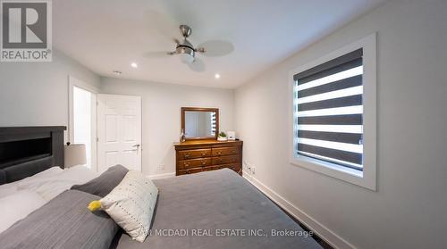 30 Maple Avenue N, Mississauga, ON - Indoor Photo Showing Bedroom