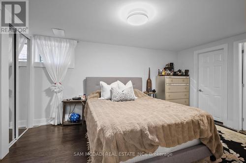 30 Maple Avenue N, Mississauga, ON - Indoor Photo Showing Bedroom