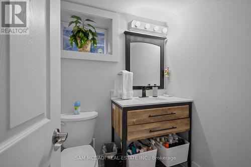 30 Maple Avenue N, Mississauga, ON - Indoor Photo Showing Bathroom