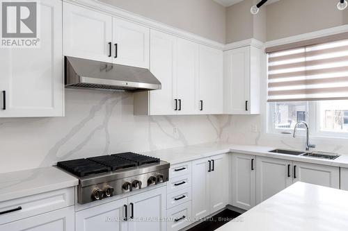 175 Burloak Drive W, Oakville, ON - Indoor Photo Showing Kitchen With Double Sink With Upgraded Kitchen