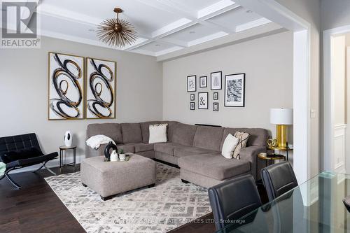 175 Burloak Drive W, Oakville, ON - Indoor Photo Showing Living Room