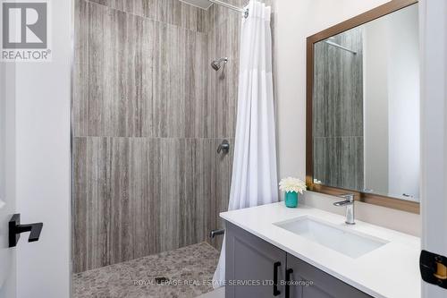 175 Burloak Drive W, Oakville, ON - Indoor Photo Showing Bathroom