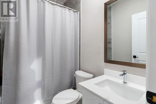175 Burloak Drive W, Oakville, ON - Indoor Photo Showing Bathroom