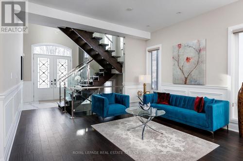 175 Burloak Drive W, Oakville, ON - Indoor Photo Showing Living Room